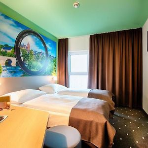 Zimmer mit zwei Einzelbetten
